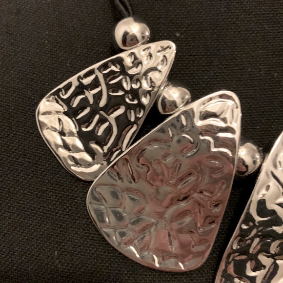 LIA SOPHIA Glam Necklace - Picture 2 of 5